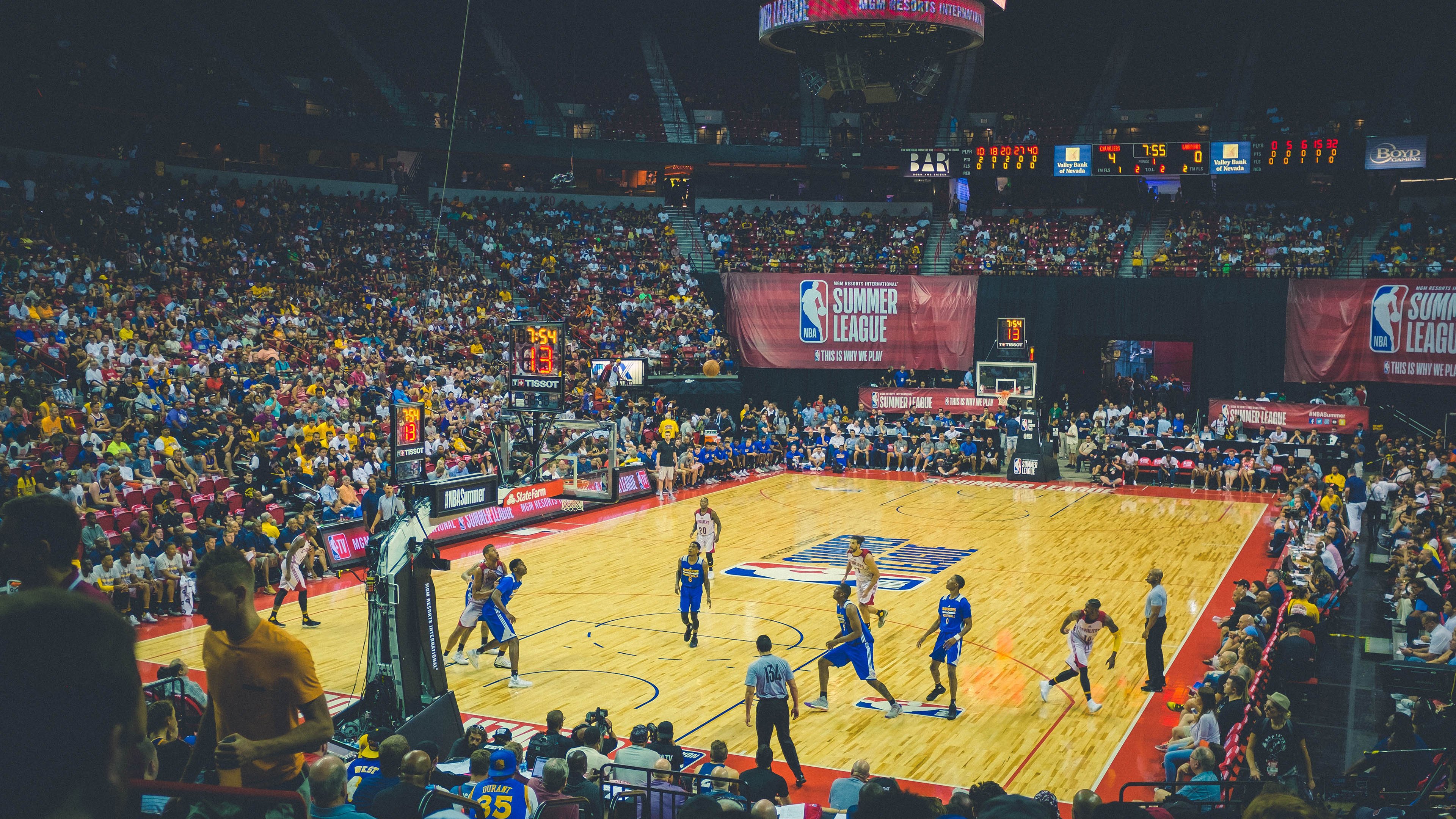 《Faker：迎接第十春，初心依旧》